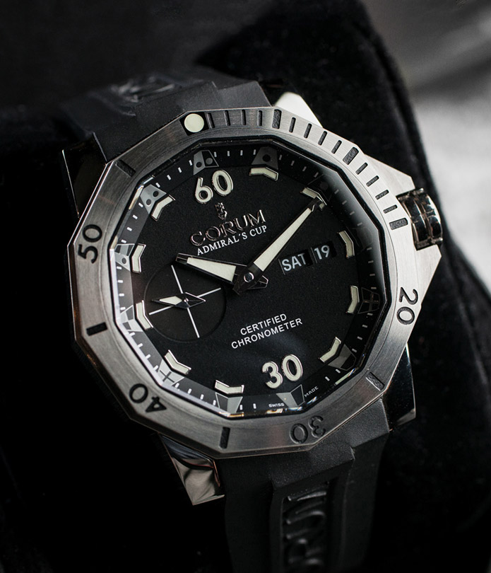 期間限定お値下げ　Corum Admiral's Cup 腕時計 箱付き Corum Admiral's Cup day date titanium 46mm 947.401.04/0371 AN12